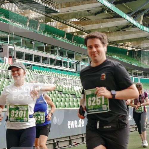 13.09.2026 - 21. swb-Marathon Bremen Michael Burmester http://msf.ph/oto/10432747 13.09.2026 13:29:53 Laufen im Stadion 171, 220, 297, 405, 422, 476, 685, 729, 754, 767, 986, 1079, 1217, 1242, 1270, 1298, 1325, 1384, 1615, 1633, 1634, 1741, 1777, 1810, 1811, 1886, 1983, 2238, 2242, 2249, 2263, 2326, 2365, 2436, 2449, 2472, 2546, 2593, 2615, 2738, 2740, 2743, 2830, 2862, 2868, 2869, 2871, 2918, 2924, 2991, 2994, 3020, 3053, 3129, 3154, 3227, 3238, 3274, 3286, 3321, 3361, 3563, 3594, 3595, 3605, 3678, 3755, 3758, 3798, 3853, 3876, 3898, 3929, 3953, 3965, 3971, 3987, 4011, 4056 meine-sportfotos.de