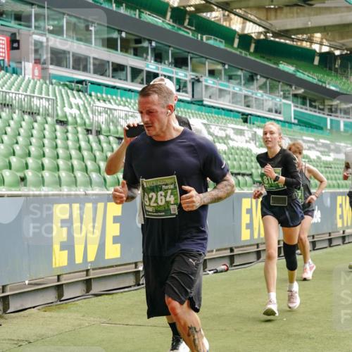 13.09.2026 - 21. swb-Marathon Bremen Michael Burmester http://msf.ph/oto/10432757 13.09.2026 13:04:45 Laufen im Stadion 178, 209, 210, 244, 323, 488, 534, 536, 565, 596, 647, 725, 881, 900, 1073, 1239, 1243, 1307, 1308, 1343, 1373, 1456, 1458, 1479, 1627, 1649, 1653, 1656, 1687, 1771, 1780, 1914, 1932, 1941, 2023, 2089, 2126, 2223, 2241, 2301, 2369, 2430, 2434, 2452, 2602, 2625, 2723, 2742, 2764, 2851, 2867, 2872, 2891, 2910, 2919, 2934, 2957, 2959, 2977, 2985, 3028, 3030, 3217, 3278, 3320, 3343, 3402, 3419, 3425, 3444, 3454, 3485, 3510, 3521, 3579, 3597, 3618, 3796, 3846, 3859, 3909, 242 meine-sportfotos.de