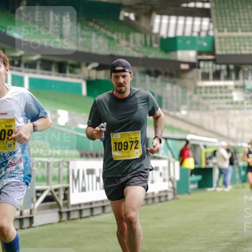 13.09.2026 - 21. swb-Marathon Bremen Michael Burmester http://msf.ph/oto/10432767 13.09.2026 10:24:03 Laufen im Stadion 10235, 10328, 10337, 10341, 10441, 10520, 10575, 10592, 10593, 10618, 10632, 10775, 10782, 10972, 11042, 11127, 11143, 11198, 11201, 11227, 11373, 11426, 11442, 11527, 11607, 11628, 11630, 11632, 11704, 11713, 11721, 11779, 11826, 11895, 11903, 12053, 12144, 12209, 12246, 12281, 12339, 12370, 12395, 12404, 12406, 12426, 12442, 12468, 12469, 12477, 12525, 13513, 13519, 13520, 13556, 13563, 13566, 13580, 13585, 13586, 13616, 13641, 13642, 10366 meine-sportfotos.de