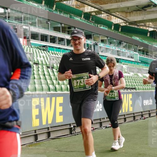 13.09.2026 - 21. swb-Marathon Bremen Michael Burmester http://msf.ph/oto/10432774 13.09.2026 13:29:54 Laufen im Stadion 171, 220, 297, 405, 422, 476, 685, 729, 754, 767, 986, 1079, 1217, 1242, 1270, 1298, 1325, 1384, 1615, 1633, 1634, 1741, 1777, 1810, 1811, 1886, 1983, 2238, 2242, 2249, 2263, 2326, 2365, 2436, 2449, 2472, 2546, 2593, 2615, 2738, 2740, 2743, 2830, 2862, 2868, 2869, 2871, 2918, 2924, 2991, 2994, 3020, 3053, 3129, 3154, 3227, 3238, 3274, 3286, 3321, 3361, 3563, 3594, 3595, 3605, 3678, 3755, 3758, 3798, 3853, 3876, 3898, 3929, 3953, 3965, 3971, 3987, 4011, 4056 meine-sportfotos.de