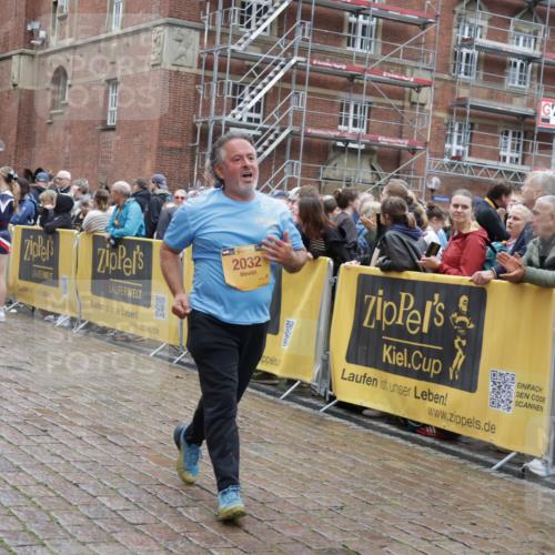 13.09.2026 - Kiel Lauf Yannick Fuchs http://msf.ph/oto/10432786 13.09.2026 11:24:40 Ziel 1723, 2032, 7693, 2032, 7002 meine-sportfotos.de
