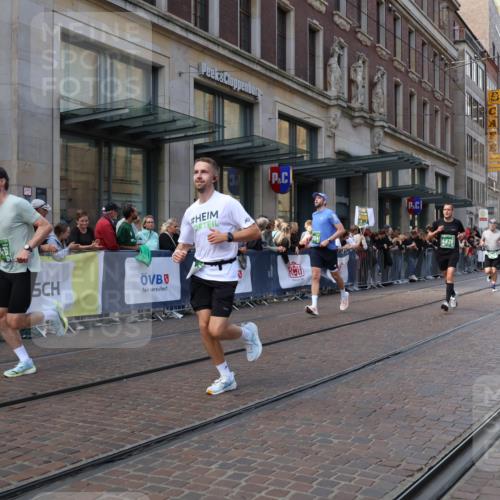 13.09.2026 - 21. swb-Marathon Bremen Strokosch-Dieckow http://msf.ph/oto/10432789 13.09.2026 13:12:21 Ziel 1517, 2350, 2362, 2480, 3054, 3988, 4560, 4605, 4879, 5416, 6796, 8029, 9775, 9803, 13106, 493, 899, 2447, 2820, 3336, 3362, 3703, 3830, 4283, 5940, 6107, 6739, 7328, 7521, 7621, 8981, 13013 meine-sportfotos.de