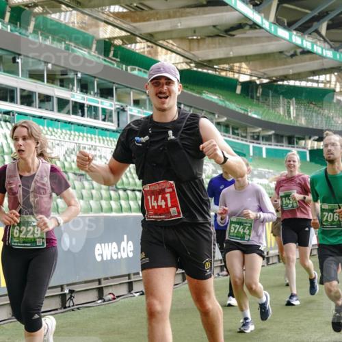 13.09.2026 - 21. swb-Marathon Bremen Michael Burmester http://msf.ph/oto/10432792 13.09.2026 13:29:55 Laufen im Stadion 171, 220, 297, 405, 422, 476, 685, 729, 754, 767, 806, 986, 1079, 1217, 1242, 1270, 1325, 1384, 1615, 1633, 1634, 1741, 1777, 1810, 1811, 1886, 1983, 2238, 2242, 2249, 2263, 2326, 2365, 2436, 2449, 2472, 2546, 2593, 2615, 2738, 2740, 2743, 2830, 2862, 2868, 2869, 2871, 2918, 2924, 2991, 2994, 3020, 3053, 3129, 3154, 3227, 3238, 3274, 3286, 3321, 3361, 3563, 3594, 3595, 3605, 3678, 3755, 3758, 3798, 3853, 3876, 3898, 3929, 3953, 3965, 3971, 3987, 4011, 4056 meine-sportfotos.de