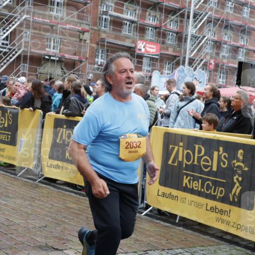 13.09.2026 - Kiel Lauf Yannick Fuchs http://msf.ph/oto/10432797 13.09.2026 11:24:41 Ziel 1723, 2032, 7693, 2032, 7002 meine-sportfotos.de