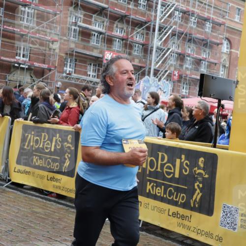 13.09.2026 - Kiel Lauf Yannick Fuchs http://msf.ph/oto/10432800 13.09.2026 11:24:41 Ziel 1723, 2032, 7693, 2032, 7002 meine-sportfotos.de