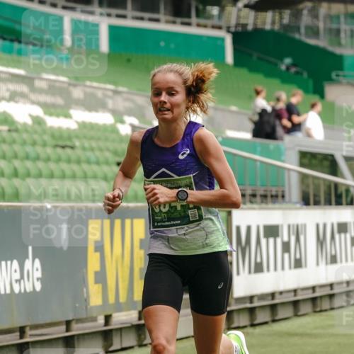13.09.2026 - 21. swb-Marathon Bremen Michael Burmester http://msf.ph/oto/10432804 13.09.2026 12:30:55 Laufen im Stadion 314, 417, 573, 1168, 1214, 1357, 1453, 1639, 4474, 5212, 6485, 6507, 8285, 103, 206, 238, 322, 358, 420, 553, 574, 841, 1161, 1253, 1256, 1352, 1525, 1724, 1783, 1917, 2032, 3662, 4264 meine-sportfotos.de