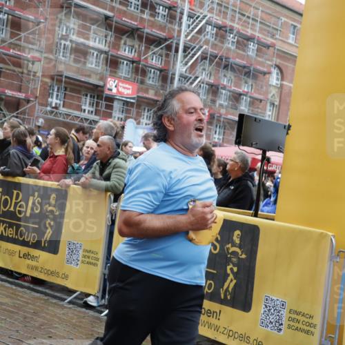 13.09.2026 - Kiel Lauf Yannick Fuchs http://msf.ph/oto/10432806 13.09.2026 11:24:41 Ziel 1723, 2032, 7693, 2032, 7002 meine-sportfotos.de