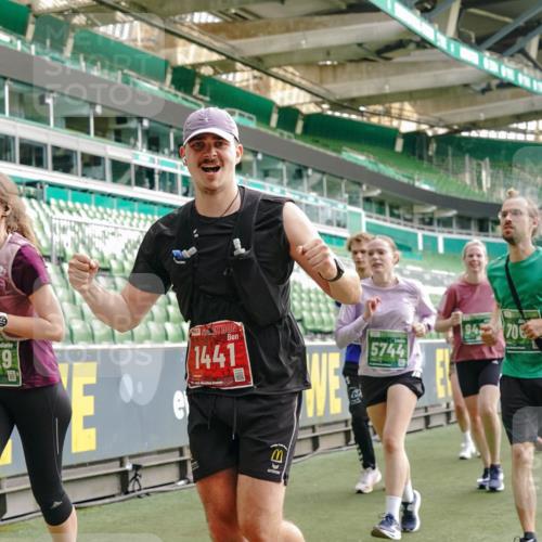 13.09.2026 - 21. swb-Marathon Bremen Michael Burmester http://msf.ph/oto/10432807 13.09.2026 13:29:55 Laufen im Stadion 171, 220, 297, 405, 422, 476, 685, 729, 754, 767, 806, 986, 1079, 1217, 1242, 1270, 1325, 1384, 1615, 1633, 1634, 1741, 1777, 1810, 1811, 1886, 1983, 2238, 2242, 2249, 2263, 2326, 2365, 2436, 2449, 2472, 2546, 2593, 2615, 2738, 2740, 2743, 2830, 2862, 2868, 2869, 2871, 2918, 2924, 2991, 2994, 3020, 3053, 3129, 3154, 3227, 3238, 3274, 3286, 3321, 3361, 3563, 3594, 3595, 3605, 3678, 3755, 3758, 3798, 3853, 3876, 3898, 3929, 3953, 3965, 3971, 3987, 4011, 4056 meine-sportfotos.de