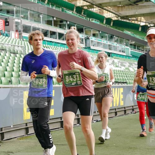 13.09.2026 - 21. swb-Marathon Bremen Michael Burmester http://msf.ph/oto/10432849 13.09.2026 13:29:58 Laufen im Stadion 171, 220, 297, 405, 422, 476, 685, 729, 754, 767, 806, 986, 1079, 1217, 1242, 1270, 1384, 1615, 1633, 1634, 1777, 1810, 1811, 1886, 1983, 2238, 2242, 2249, 2263, 2326, 2365, 2436, 2449, 2546, 2593, 2615, 2637, 2738, 2740, 2830, 2862, 2868, 2869, 2871, 2918, 2924, 2991, 2994, 3020, 3053, 3129, 3154, 3227, 3238, 3274, 3286, 3321, 3361, 3563, 3594, 3595, 3605, 3678, 3755, 3758, 3798, 3876, 3898, 3929, 3953, 3965, 3971, 3987, 4011, 4056 meine-sportfotos.de