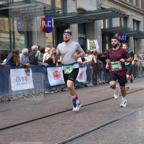 13.09.2026 - 21. swb-Marathon Bremen Strokosch-Dieckow http://msf.ph/oto/10432851 13.09.2026 13:12:23 Ziel 1513, 1517, 2350, 2362, 2480, 3054, 3988, 4560, 4605, 4879, 5416, 6796, 8029, 9775, 9803, 13106, 899, 2447, 2480, 2820, 3362, 3703, 3830, 4283, 4560, 5940, 6107, 6739, 7328, 7521, 7621, 8981, 13013 meine-sportfotos.de