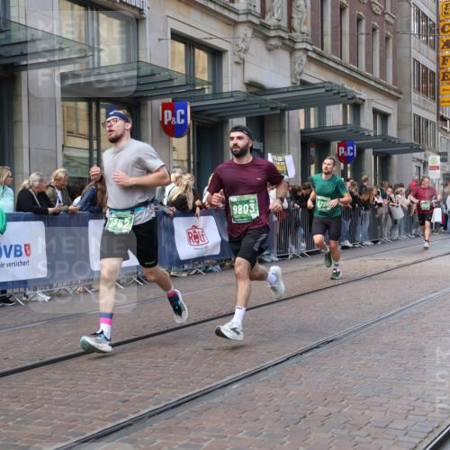 13.09.2026 - 21. swb-Marathon Bremen Strokosch-Dieckow http://msf.ph/oto/10432862 13.09.2026 13:12:24 Ziel 1513, 1517, 2350, 2362, 2442, 3054, 3988, 4605, 4879, 5416, 6796, 8029, 9775, 9803, 13106, 899, 1517, 2447, 2480, 2820, 3362, 3703, 3830, 4283, 4560, 5940, 6107, 6739, 7328, 7521, 7621, 8981, 13013 meine-sportfotos.de