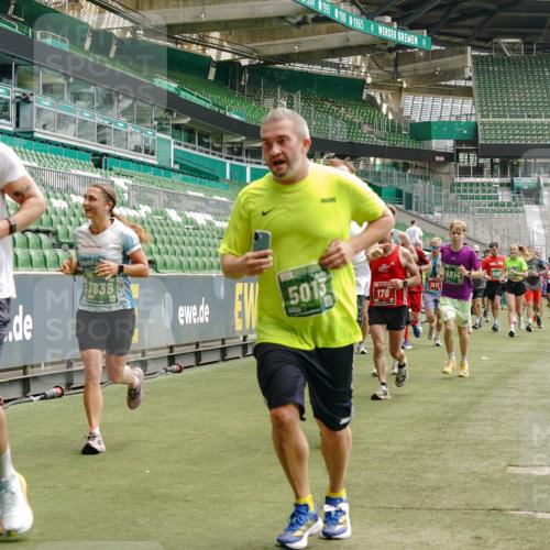 13.09.2026 - 21. swb-Marathon Bremen Michael Burmester http://msf.ph/oto/10432964 13.09.2026 13:04:49 Laufen im Stadion 178, 209, 210, 244, 323, 488, 534, 536, 565, 596, 647, 725, 881, 891, 900, 1073, 1239, 1243, 1307, 1308, 1343, 1373, 1456, 1458, 1479, 1627, 1649, 1653, 1656, 1687, 1771, 1780, 1914, 1932, 1941, 2023, 2089, 2126, 2223, 2241, 2301, 2369, 2430, 2434, 2452, 2602, 2625, 2723, 2742, 2764, 2851, 2867, 2872, 2891, 2910, 2919, 2934, 2957, 2959, 2977, 2985, 3028, 3030, 3217, 3278, 3320, 3343, 3402, 3419, 3425, 3444, 3454, 3485, 3510, 3521, 3579, 3597, 3618, 3796, 3846, 3859, 3909, 242 meine-sportfotos.de