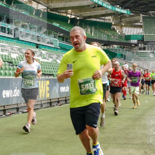 13.09.2026 - 21. swb-Marathon Bremen Michael Burmester http://msf.ph/oto/10433016 13.09.2026 13:04:49 Laufen im Stadion 178, 209, 210, 244, 323, 488, 534, 536, 565, 596, 647, 725, 881, 891, 900, 1073, 1239, 1243, 1307, 1308, 1343, 1373, 1456, 1458, 1479, 1627, 1649, 1653, 1656, 1687, 1771, 1780, 1914, 1932, 1941, 2023, 2089, 2126, 2223, 2241, 2301, 2369, 2430, 2434, 2452, 2602, 2625, 2723, 2742, 2764, 2851, 2867, 2872, 2891, 2910, 2919, 2934, 2957, 2959, 2977, 2985, 3028, 3030, 3217, 3278, 3320, 3343, 3402, 3419, 3425, 3444, 3454, 3485, 3510, 3521, 3579, 3597, 3618, 3796, 3846, 3859, 3909, 242 meine-sportfotos.de