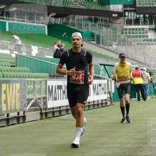 13.09.2026 - 21. swb-Marathon Bremen Michael Burmester http://msf.ph/oto/10433066 13.09.2026 12:31:58 Laufen im Stadion 417, 482, 573, 668, 943, 1020, 1126, 1357, 1507, 1606, 1629, 1639, 2100, 4474, 5212, 6485, 6507, 8044, 8285, 358, 420, 547, 553, 574, 649, 719, 858, 934, 959, 1161, 1253, 1256, 1352, 1391, 1428, 1525, 1724, 1783, 1917, 2032, 3662, 4264 meine-sportfotos.de
