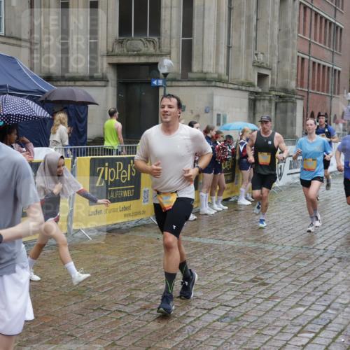 13.09.2026 - Kiel Lauf Yannick Fuchs http://msf.ph/oto/10433098 13.09.2026 11:41:44 Ziel 2430, 3629, 5774, 6895, 7247 meine-sportfotos.de