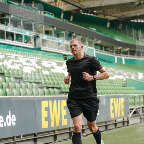 13.09.2026 - 21. swb-Marathon Bremen Michael Burmester http://msf.ph/oto/10433128 13.09.2026 10:24:20 Laufen im Stadion 10235, 10328, 10337, 10341, 10358, 10456, 10520, 10575, 10592, 10593, 10618, 10632, 10775, 10782, 10816, 10972, 11042, 11127, 11143, 11198, 11201, 11227, 11265, 11373, 11375, 11426, 11442, 11468, 11527, 11607, 11615, 11628, 11630, 11632, 11704, 11713, 11721, 11758, 11779, 11826, 11895, 11903, 11948, 12053, 12144, 12209, 12246, 12281, 12339, 12395, 12404, 12406, 12426, 12442, 12468, 12469, 12477, 12525, 13520, 13556, 13563, 13566, 13580, 13585, 13586, 13642 meine-sportfotos.de