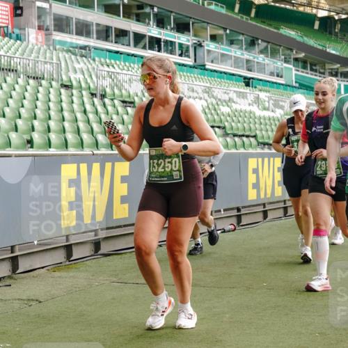 13.09.2026 - 21. swb-Marathon Bremen Michael Burmester http://msf.ph/oto/10433141 13.09.2026 13:30:10 Laufen im Stadion 122, 171, 224, 297, 405, 422, 476, 639, 685, 729, 754, 767, 806, 986, 1114, 1217, 1242, 1270, 1384, 1529, 1615, 1633, 1634, 1777, 1810, 1811, 1886, 1983, 2216, 2238, 2242, 2249, 2263, 2326, 2368, 2372, 2436, 2449, 2546, 2615, 2629, 2637, 2719, 2738, 2740, 2830, 2862, 2868, 2869, 2871, 2918, 2924, 2991, 2994, 3020, 3053, 3101, 3129, 3227, 3238, 3274, 3286, 3321, 3361, 3563, 3594, 3595, 3605, 3678, 3755, 3758, 3798, 3873, 3876, 3898, 3929, 3953, 3965, 3971, 3987, 4011, 4056 meine-sportfotos.de