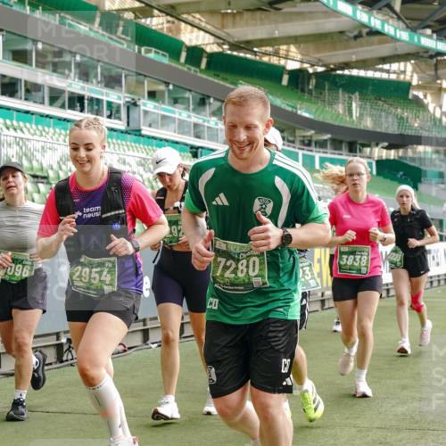 13.09.2026 - 21. swb-Marathon Bremen Michael Burmester http://msf.ph/oto/10433149 13.09.2026 13:30:11 Laufen im Stadion 122, 171, 224, 297, 405, 422, 476, 639, 685, 729, 754, 767, 806, 986, 1114, 1217, 1242, 1270, 1384, 1529, 1615, 1633, 1634, 1777, 1810, 1811, 1886, 1983, 2216, 2238, 2242, 2249, 2263, 2326, 2368, 2372, 2436, 2449, 2546, 2615, 2629, 2637, 2719, 2738, 2740, 2830, 2862, 2868, 2869, 2871, 2918, 2924, 2991, 2994, 3020, 3053, 3101, 3129, 3227, 3238, 3274, 3286, 3321, 3361, 3563, 3594, 3595, 3605, 3678, 3755, 3758, 3798, 3873, 3876, 3898, 3929, 3953, 3965, 3971, 3987, 4011, 4056 meine-sportfotos.de