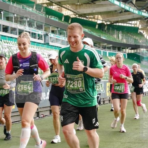 13.09.2026 - 21. swb-Marathon Bremen Michael Burmester http://msf.ph/oto/10433160 13.09.2026 13:30:11 Laufen im Stadion 122, 171, 224, 297, 405, 422, 476, 639, 685, 729, 754, 767, 806, 986, 1114, 1217, 1242, 1270, 1384, 1529, 1615, 1633, 1634, 1777, 1810, 1811, 1886, 1983, 2216, 2238, 2242, 2249, 2263, 2326, 2368, 2372, 2436, 2449, 2546, 2615, 2629, 2637, 2719, 2738, 2740, 2830, 2862, 2868, 2869, 2871, 2918, 2924, 2991, 2994, 3020, 3053, 3101, 3129, 3227, 3238, 3274, 3286, 3321, 3361, 3563, 3594, 3595, 3605, 3678, 3755, 3758, 3798, 3873, 3876, 3898, 3929, 3953, 3965, 3971, 3987, 4011, 4056 meine-sportfotos.de