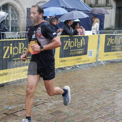 13.09.2026 - Kiel Lauf Yannick Fuchs http://msf.ph/oto/10433195 13.09.2026 11:42:03 Ziel 2430, 3629, 5774, 6895, 7247 meine-sportfotos.de