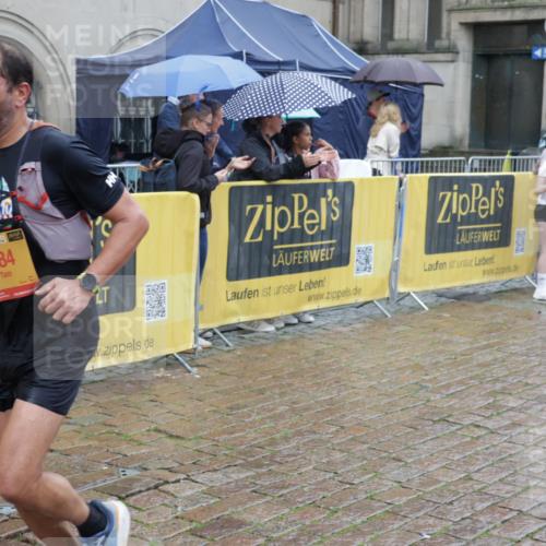 13.09.2026 - Kiel Lauf Yannick Fuchs http://msf.ph/oto/10433200 13.09.2026 11:42:03 Ziel 2430, 3629, 5774, 6895, 7247 meine-sportfotos.de