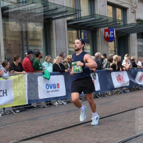 13.09.2026 - 21. swb-Marathon Bremen Strokosch-Dieckow http://msf.ph/oto/10433206 13.09.2026 13:12:37 Ziel 313, 868, 1513, 2350, 2442, 2498, 2559, 2801, 2858, 3988, 4605, 5379, 5965, 6349, 8029, 8291, 8419, 8798, 9217, 13106, 13140, 899, 1517, 2362, 2480, 3054, 3362, 3830, 4560, 4879, 5416, 6796, 7328, 8981, 9775, 9803 meine-sportfotos.de