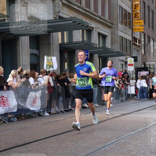 13.09.2026 - 21. swb-Marathon Bremen Strokosch-Dieckow http://msf.ph/oto/10433240 13.09.2026 13:12:39 Ziel 313, 868, 1513, 2350, 2442, 2498, 2559, 2801, 2858, 3625, 3988, 4605, 5379, 5965, 6349, 7874, 8029, 8291, 8419, 8798, 9092, 9217, 13106, 13140, 899, 1517, 2362, 2480, 3054, 4560, 4879, 5416, 6796, 7328, 8981, 9775, 9803, 13106 meine-sportfotos.de