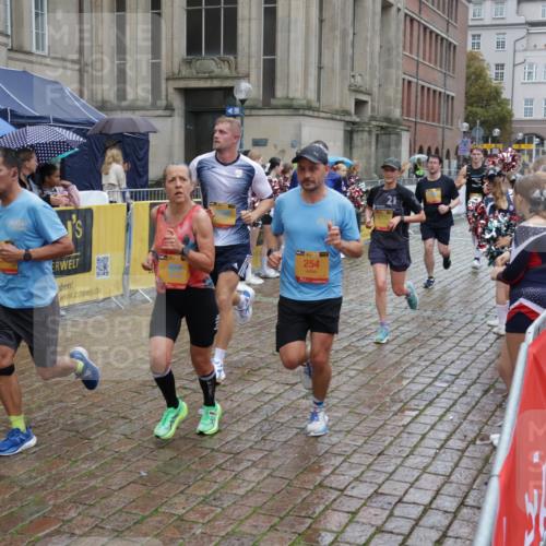 13.09.2026 - Kiel Lauf Yannick Fuchs http://msf.ph/oto/10433246 13.09.2026 11:42:11 Ziel 2430, 3629, 5774, 6895, 7247 meine-sportfotos.de