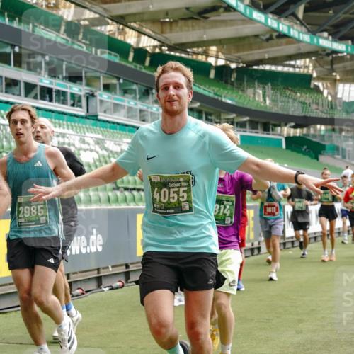 13.09.2026 - 21. swb-Marathon Bremen Michael Burmester http://msf.ph/oto/10433247 13.09.2026 13:04:53 Laufen im Stadion 178, 209, 210, 244, 323, 394, 488, 534, 536, 565, 647, 725, 881, 891, 900, 1073, 1239, 1243, 1307, 1308, 1343, 1373, 1380, 1456, 1479, 1627, 1649, 1653, 1656, 1687, 1771, 1780, 1914, 1932, 1941, 2023, 2089, 2126, 2223, 2241, 2265, 2301, 2369, 2430, 2434, 2452, 2602, 2723, 2742, 2764, 2851, 2867, 2872, 2891, 2910, 2919, 2957, 2959, 2977, 2985, 3028, 3030, 3217, 3278, 3320, 3343, 3402, 3419, 3425, 3444, 3454, 3485, 3521, 3579, 3618, 3796, 3909, 242 meine-sportfotos.de