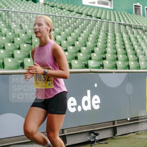 13.09.2026 - 21. swb-Marathon Bremen Michael Burmester http://msf.ph/oto/10433297 13.09.2026 10:24:28 Laufen im Stadion 10235, 10328, 10336, 10337, 10341, 10358, 10456, 10520, 10592, 10593, 10618, 10632, 10775, 10782, 10816, 10861, 10972, 11042, 11127, 11143, 11198, 11201, 11265, 11373, 11375, 11426, 11442, 11468, 11527, 11607, 11615, 11628, 11630, 11632, 11704, 11713, 11721, 11758, 11779, 11826, 11895, 11903, 11948, 12053, 12144, 12246, 12281, 12339, 12404, 12406, 12426, 12442, 12468, 12469, 12477, 12525, 13520, 13556, 13563, 13566, 13580, 13585, 13586, 13642 meine-sportfotos.de