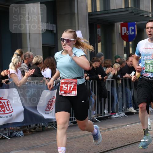 13.09.2026 - 21. swb-Marathon Bremen Strokosch-Dieckow http://msf.ph/oto/10433333 13.09.2026 13:12:43 Ziel 313, 621, 868, 987, 1207, 1513, 2350, 2442, 2498, 2559, 2801, 2858, 3625, 4582, 4605, 5345, 5379, 5769, 5965, 6349, 7874, 8291, 8419, 8798, 9092, 9217, 13140, 899, 1517, 2362, 2480, 3054, 3988, 4560, 4605, 4879, 5416, 6796, 8029, 9775, 9803, 13106 meine-sportfotos.de