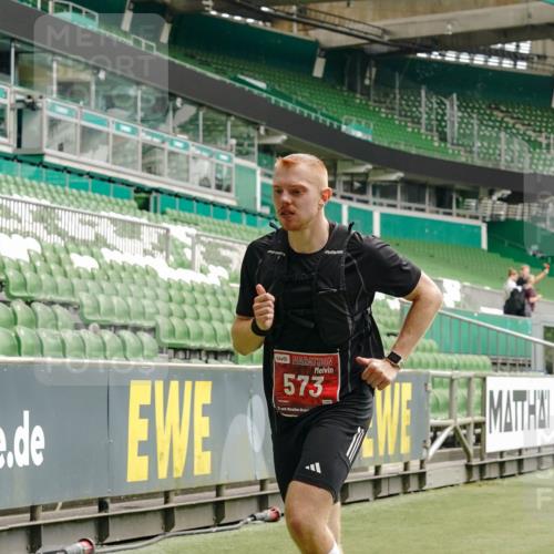 13.09.2026 - 21. swb-Marathon Bremen Michael Burmester http://msf.ph/oto/10433349 13.09.2026 12:32:32 Laufen im Stadion 417, 482, 573, 668, 943, 1020, 1126, 1507, 1606, 1629, 2100, 4474, 6507, 7741, 8044, 8285, 314, 358, 520, 547, 553, 574, 649, 719, 858, 934, 959, 1253, 1256, 1391, 1428, 1525, 1724, 1783, 3662 meine-sportfotos.de