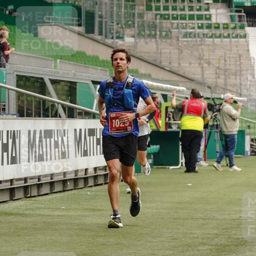 13.09.2026 - 21. swb-Marathon Bremen Michael Burmester http://msf.ph/oto/10433363 13.09.2026 12:32:35 Laufen im Stadion 417, 482, 573, 668, 943, 1020, 1126, 1507, 1606, 1629, 2100, 4474, 6507, 7741, 8044, 314, 358, 520, 547, 553, 574, 649, 719, 858, 934, 959, 1253, 1256, 1391, 1428, 1525, 1724, 1783 meine-sportfotos.de