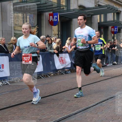 13.09.2026 - 21. swb-Marathon Bremen Strokosch-Dieckow http://msf.ph/oto/10433365 13.09.2026 13:12:44 Ziel 313, 621, 868, 987, 1207, 1513, 2350, 2442, 2498, 2559, 2801, 2858, 3625, 4582, 5345, 5379, 5769, 5965, 6349, 7874, 8291, 8419, 8464, 8798, 9092, 9217, 13140, 899, 1517, 2362, 2480, 3054, 3988, 4560, 4605, 4879, 5416, 6796, 8029, 9775, 9803, 13106 meine-sportfotos.de