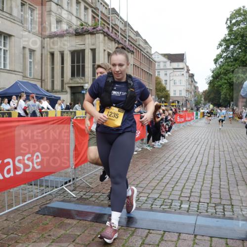13.09.2026 - Kiel Lauf Yannick Fuchs http://msf.ph/oto/10433435 13.09.2026 09:47:16 Ziel 1235, 1324, 2587, 5167, 6575, 7461, 8231, 8524, 9091, 10076, 10224, 10555, 10742, 10744, 11862, 11964, 12635, 1402, 2527, 2718, 2759, 2779, 3808, 4087, 4238, 4906, 4940, 5217, 5351, 6074, 6207, 6638, 7190, 7213, 7446, 7731, 7921, 8409, 8887, 8994, 9141, 9385, 10009, 10301, 10322, 10731, 12622, 12725, 544, 591, 2870, 3192, 3373, 3629, 4480, 5517, 6072, 6639, 6696, 7767, 8503, 8540, 8777, 9634, 9936, 10789, 288, 2527, 3033, 3035, 4906, 6048 meine-sportfotos.de