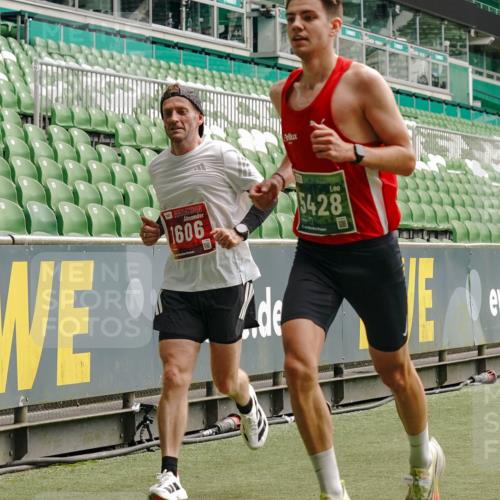 13.09.2026 - 21. swb-Marathon Bremen Michael Burmester http://msf.ph/oto/10433444 13.09.2026 12:32:43 Laufen im Stadion 417, 482, 573, 668, 943, 1020, 1126, 1507, 1606, 1629, 2100, 6507, 7741, 8044, 314, 358, 520, 547, 649, 719, 858, 934, 959, 1253, 1391, 1428, 1525, 1783 meine-sportfotos.de