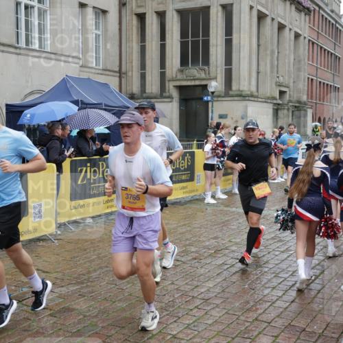 13.09.2026 - Kiel Lauf Yannick Fuchs http://msf.ph/oto/10433447 13.09.2026 11:42:48 Ziel 9569 meine-sportfotos.de
