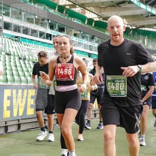 13.09.2026 - 21. swb-Marathon Bremen Michael Burmester http://msf.ph/oto/10433448 13.09.2026 13:30:29 Laufen im Stadion 122, 171, 224, 297, 405, 422, 476, 639, 754, 767, 806, 1114, 1217, 1242, 1270, 1314, 1529, 1615, 1633, 1634, 1775, 1810, 1811, 1886, 1983, 2216, 2238, 2242, 2249, 2263, 2326, 2368, 2372, 2436, 2449, 2546, 2615, 2629, 2637, 2643, 2677, 2719, 2738, 2740, 2830, 2869, 2871, 2877, 2918, 2994, 3020, 3053, 3094, 3101, 3129, 3227, 3274, 3286, 3361, 3401, 3563, 3605, 3723, 3755, 3758, 3873, 3876, 3898, 3929, 3953, 3965, 3971, 4011, 4056 meine-sportfotos.de