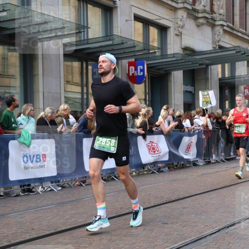 13.09.2026 - 21. swb-Marathon Bremen Strokosch-Dieckow http://msf.ph/oto/10433457 13.09.2026 13:12:46 Ziel 280, 313, 621, 868, 987, 1207, 1513, 2442, 2498, 2559, 2801, 2858, 3566, 3625, 4582, 5345, 5379, 5769, 5965, 6349, 7874, 8291, 8419, 8464, 8798, 9092, 9217, 13140, 1517, 2350, 2362, 2480, 3054, 3988, 4560, 4605, 4879, 5416, 6796, 8029, 9775, 9803, 13106 meine-sportfotos.de