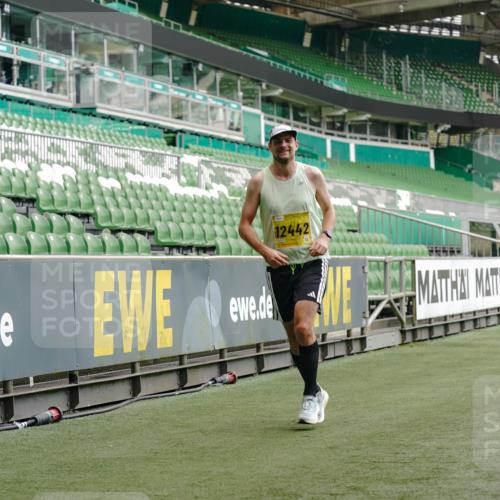 13.09.2026 - 21. swb-Marathon Bremen Michael Burmester http://msf.ph/oto/10433460 13.09.2026 10:24:33 Laufen im Stadion 10143, 10235, 10328, 10336, 10337, 10341, 10358, 10456, 10520, 10592, 10593, 10618, 10632, 10775, 10782, 10816, 10861, 10972, 11042, 11143, 11201, 11265, 11373, 11375, 11426, 11442, 11468, 11527, 11607, 11615, 11628, 11630, 11632, 11704, 11713, 11721, 11758, 11779, 11826, 11895, 11903, 11948, 12053, 12144, 12246, 12281, 12339, 12404, 12406, 12426, 12442, 12468, 12469, 12477, 12525, 13520, 13556, 13563, 13566, 13580, 13585, 13586 meine-sportfotos.de