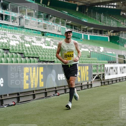 13.09.2026 - 21. swb-Marathon Bremen Michael Burmester http://msf.ph/oto/10433477 13.09.2026 10:24:33 Laufen im Stadion 10143, 10235, 10328, 10336, 10337, 10341, 10358, 10456, 10520, 10592, 10593, 10618, 10632, 10775, 10782, 10816, 10861, 10972, 11042, 11143, 11201, 11265, 11373, 11375, 11426, 11442, 11468, 11527, 11607, 11615, 11628, 11630, 11632, 11704, 11713, 11721, 11758, 11779, 11826, 11895, 11903, 11948, 12053, 12144, 12246, 12281, 12339, 12404, 12406, 12426, 12442, 12468, 12469, 12477, 12525, 13520, 13556, 13563, 13566, 13580, 13585, 13586 meine-sportfotos.de