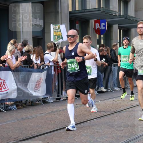 13.09.2026 - 21. swb-Marathon Bremen Strokosch-Dieckow http://msf.ph/oto/10433548 13.09.2026 13:12:49 Ziel 280, 313, 621, 868, 987, 1207, 2442, 2498, 2559, 2801, 2858, 2962, 3566, 3625, 4582, 5345, 5379, 5769, 5965, 6038, 6349, 6394, 7874, 8197, 8291, 8419, 8464, 8798, 9092, 9217, 13140, 1513, 1517, 2350, 2362, 2442, 3054, 3988, 4605, 4879, 5416, 6796, 8029, 9775, 9803, 13106 meine-sportfotos.de