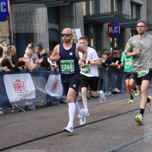 13.09.2026 - 21. swb-Marathon Bremen Strokosch-Dieckow http://msf.ph/oto/10433563 13.09.2026 13:12:49 Ziel 280, 313, 621, 868, 987, 1207, 2442, 2498, 2559, 2801, 2858, 2962, 3566, 3625, 4582, 5345, 5379, 5769, 5965, 6038, 6349, 6394, 7874, 8197, 8291, 8419, 8464, 8798, 9092, 9217, 13140, 1513, 1517, 2350, 2362, 2442, 3054, 3988, 4605, 4879, 5416, 6796, 8029, 9775, 9803, 13106 meine-sportfotos.de