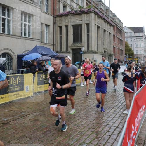 13.09.2026 - Kiel Lauf Yannick Fuchs http://msf.ph/oto/10433576 13.09.2026 11:42:56 Ziel 9569 meine-sportfotos.de