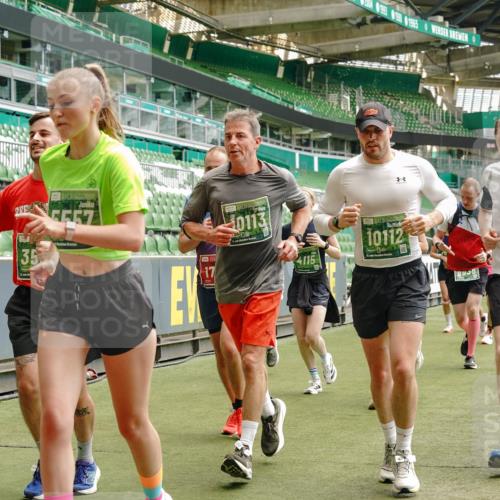 13.09.2026 - 21. swb-Marathon Bremen Michael Burmester http://msf.ph/oto/10433589 13.09.2026 13:04:58 Laufen im Stadion 178, 209, 210, 244, 323, 394, 488, 534, 536, 565, 647, 725, 881, 891, 900, 1073, 1239, 1243, 1307, 1308, 1343, 1373, 1380, 1456, 1479, 1627, 1649, 1653, 1656, 1687, 1771, 1780, 1914, 1932, 1941, 2023, 2089, 2126, 2223, 2241, 2265, 2301, 2369, 2430, 2452, 2602, 2723, 2742, 2764, 2851, 2867, 2872, 2891, 2910, 2919, 2957, 2959, 2977, 2985, 3028, 3030, 3217, 3278, 3320, 3343, 3419, 3425, 3444, 3454, 3485, 3521, 3579, 3618, 3796, 3909, 242 meine-sportfotos.de