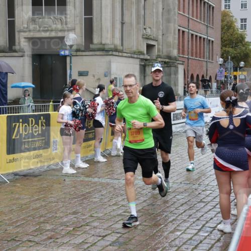 13.09.2026 - Kiel Lauf Yannick Fuchs http://msf.ph/oto/10433620 13.09.2026 11:43:02 Ziel 9569 meine-sportfotos.de