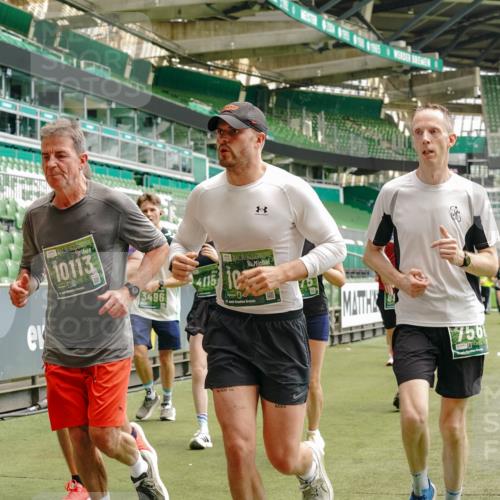 13.09.2026 - 21. swb-Marathon Bremen Michael Burmester http://msf.ph/oto/10433626 13.09.2026 13:04:59 Laufen im Stadion 178, 209, 210, 244, 323, 394, 534, 536, 565, 647, 725, 881, 891, 900, 1073, 1239, 1243, 1307, 1308, 1343, 1373, 1380, 1456, 1479, 1627, 1649, 1653, 1656, 1687, 1780, 1914, 1932, 1941, 2023, 2089, 2126, 2223, 2241, 2244, 2265, 2301, 2369, 2430, 2452, 2464, 2602, 2723, 2742, 2764, 2851, 2867, 2872, 2891, 2910, 2919, 2957, 2959, 2985, 3028, 3030, 3115, 3217, 3278, 3320, 3343, 3419, 3425, 3444, 3454, 3485, 3521, 3579, 3618, 3796, 3909, 242 meine-sportfotos.de