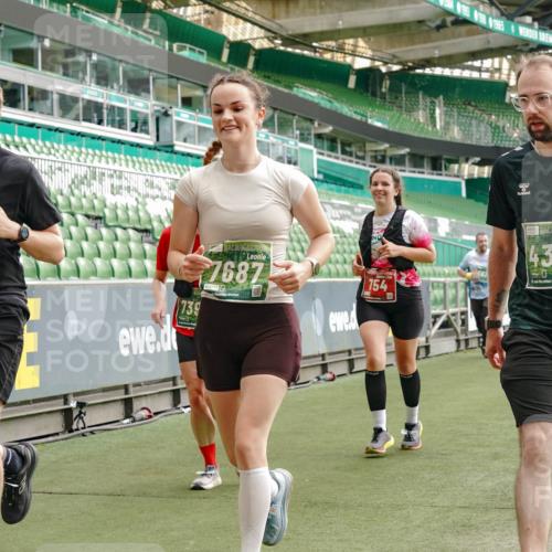 13.09.2026 - 21. swb-Marathon Bremen Michael Burmester http://msf.ph/oto/10433679 13.09.2026 13:31:07 Laufen im Stadion 122, 171, 224, 295, 297, 405, 487, 639, 767, 806, 840, 965, 1114, 1142, 1242, 1310, 1314, 1326, 1329, 1529, 1633, 1634, 1775, 1810, 1811, 1869, 1886, 1892, 1904, 1983, 2216, 2242, 2249, 2263, 2344, 2368, 2372, 2449, 2615, 2629, 2637, 2643, 2677, 2719, 2726, 2738, 2869, 2871, 2877, 2918, 2945, 2952, 2994, 3038, 3094, 3101, 3140, 3223, 3227, 3286, 3379, 3401, 3426, 3572, 3644, 3723, 3736, 3873, 3876, 3898, 3918, 3929, 3944, 4056, 4162, 4309, 4460, 111 meine-sportfotos.de