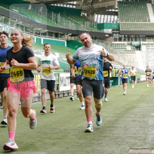 13.09.2026 - 21. swb-Marathon Bremen Michael Burmester http://msf.ph/oto/10433702 13.09.2026 10:24:38 Laufen im Stadion 10143, 10235, 10328, 10336, 10337, 10341, 10358, 10456, 10520, 10592, 10593, 10618, 10632, 10775, 10782, 10816, 10861, 10972, 10988, 11042, 11143, 11201, 11265, 11373, 11375, 11426, 11442, 11468, 11527, 11607, 11615, 11628, 11630, 11632, 11704, 11713, 11758, 11779, 11826, 11895, 11903, 11948, 12053, 12144, 12246, 12281, 12339, 12404, 12406, 12426, 12442, 12468, 12469, 12477, 12525, 13520, 13563, 13566, 13580, 13585, 13586 meine-sportfotos.de