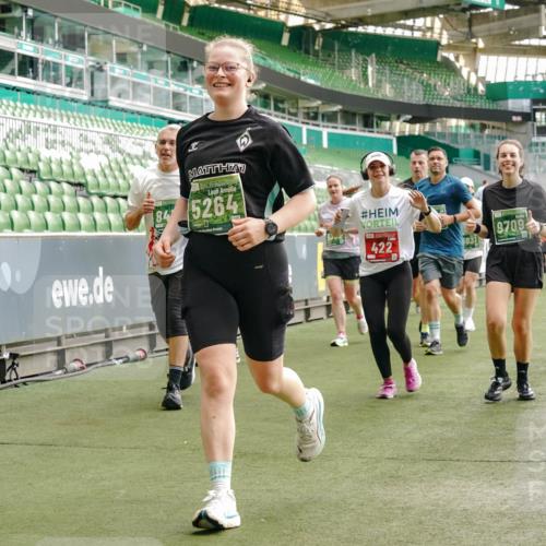 13.09.2026 - 21. swb-Marathon Bremen Michael Burmester http://msf.ph/oto/10433709 13.09.2026 13:31:12 Laufen im Stadion 122, 224, 295, 297, 405, 487, 639, 767, 806, 840, 965, 1114, 1142, 1310, 1314, 1326, 1329, 1529, 1633, 1634, 1775, 1801, 1810, 1811, 1869, 1892, 1904, 1983, 2216, 2242, 2249, 2263, 2344, 2368, 2372, 2449, 2615, 2629, 2637, 2643, 2677, 2719, 2726, 2738, 2869, 2871, 2877, 2918, 2945, 2952, 2994, 3038, 3094, 3101, 3140, 3223, 3227, 3286, 3379, 3401, 3426, 3572, 3644, 3723, 3736, 3873, 3876, 3918, 3929, 3944, 3960, 4056, 4162, 4309, 4460, 111 meine-sportfotos.de